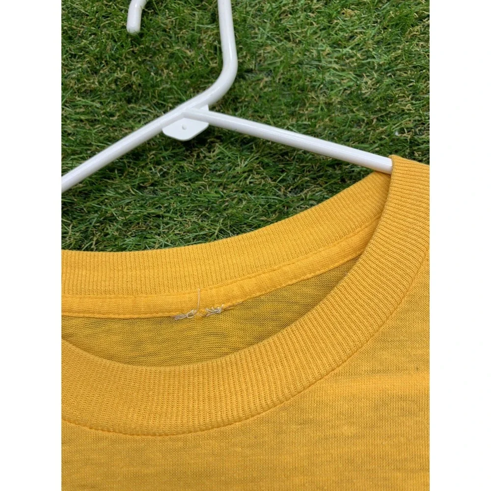 Vintage Los Angeles Lakers Shirt Mens Large Single Stitch Yellow USA Logo 7 90s